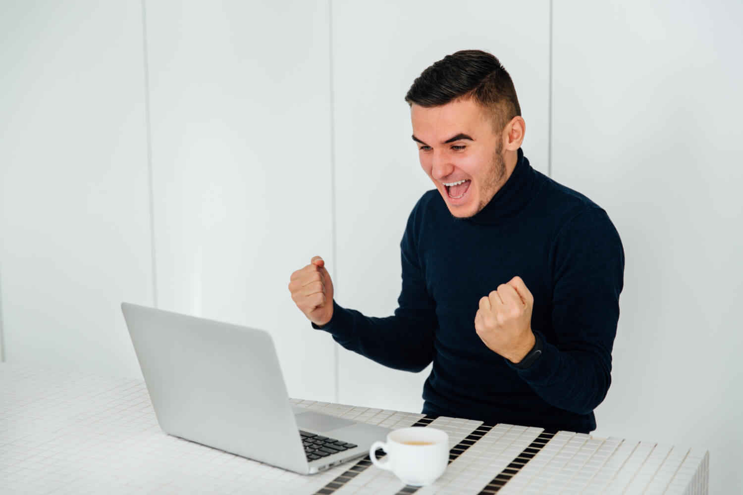 How To Win the Online Poker Games Effectively?